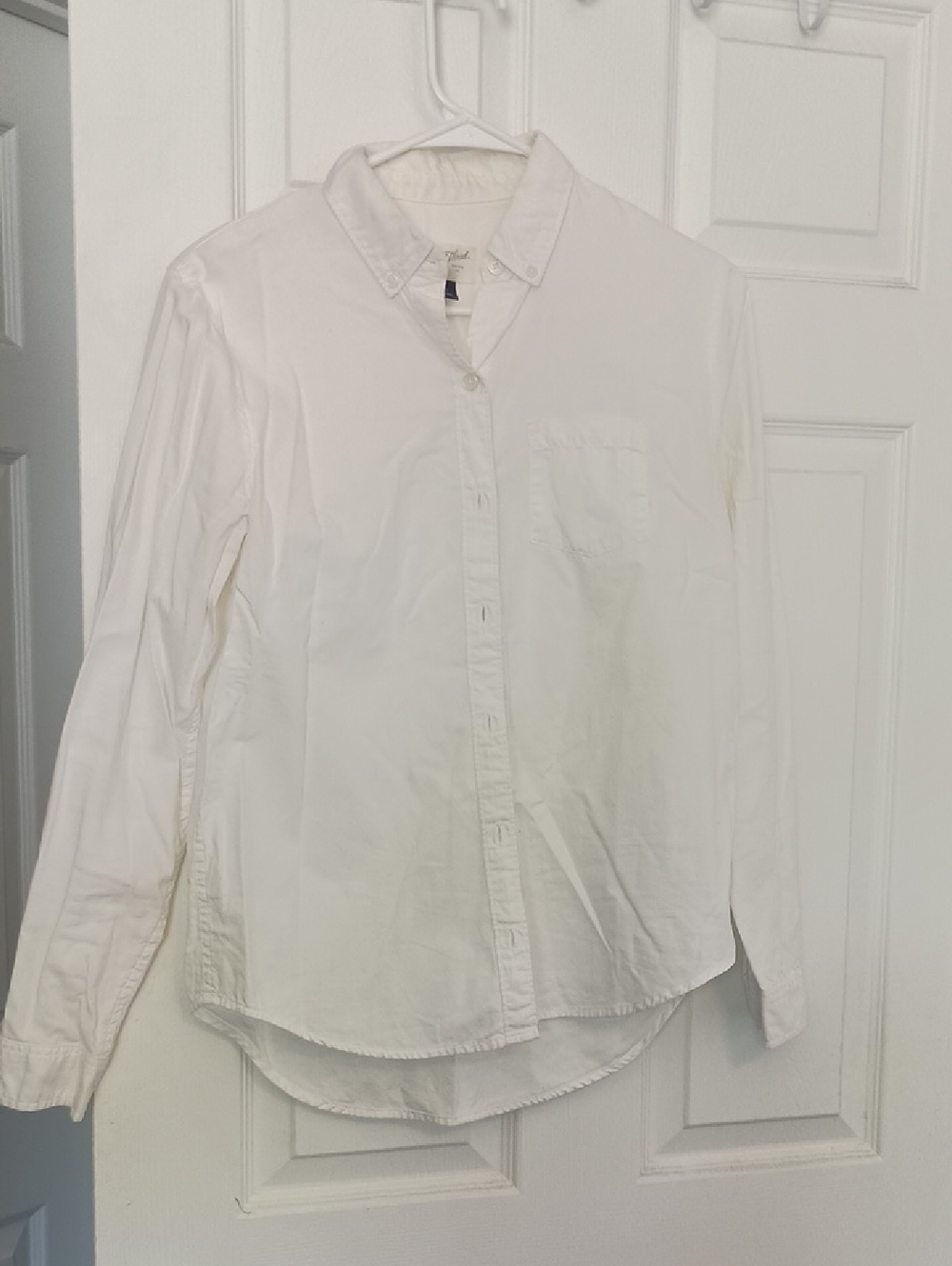 Universal Thread Men's White Button-Down Shirt